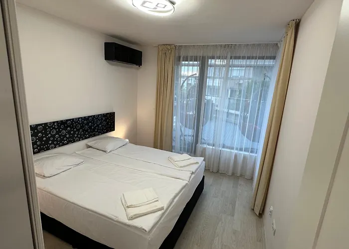 Garden - Two Large Terraces With Hanging Chairs And Sunset View Sofia